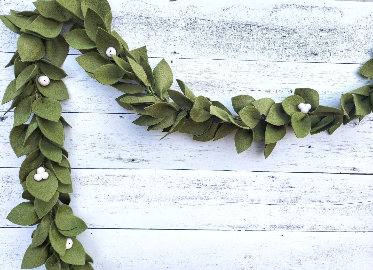 Magnolia Garland