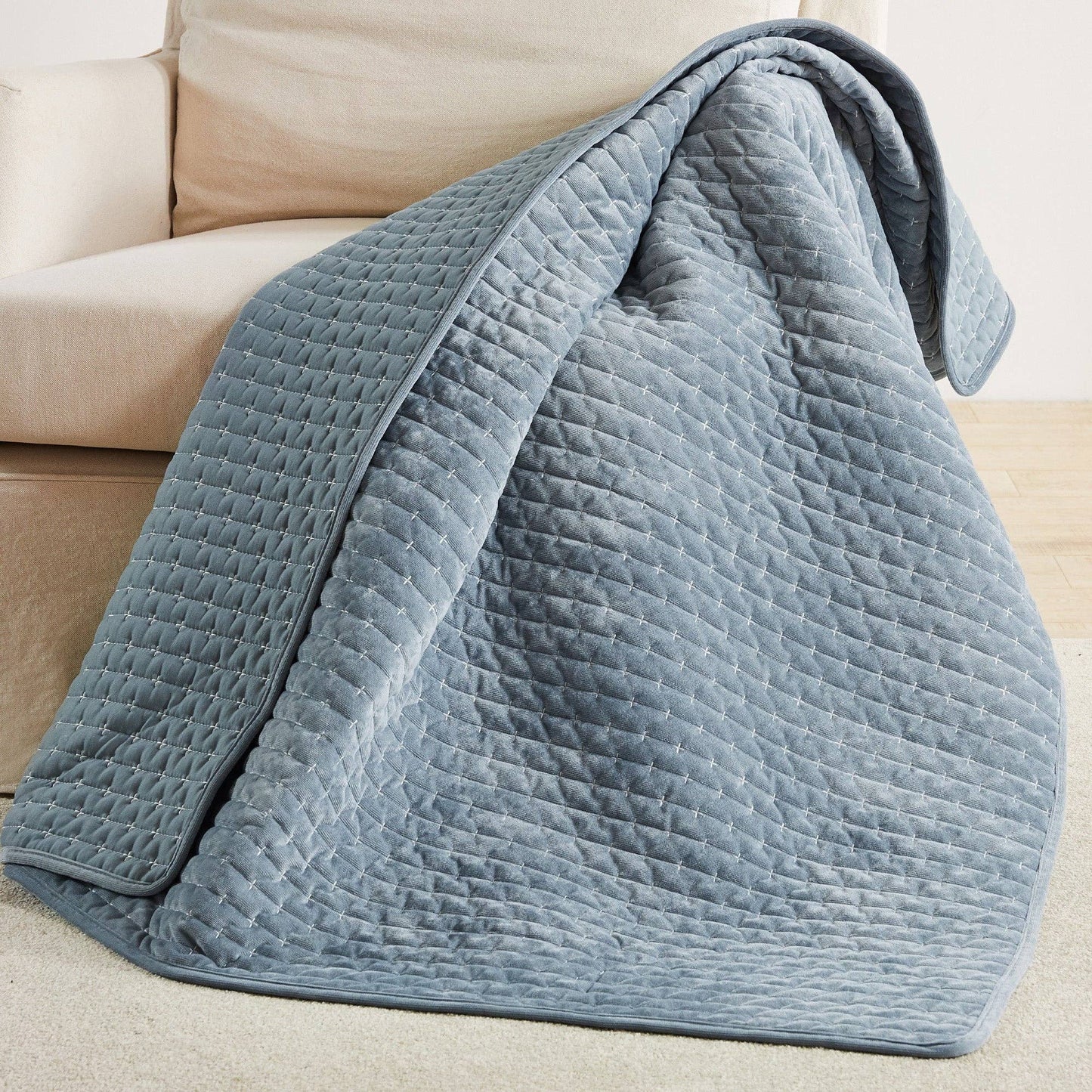 Velvet Stitch Quilted Throw Blanket